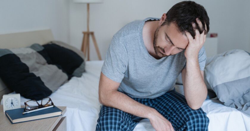 Dificuldade para dormir pode ser apneia do sono; conheça sintomas e tratamento