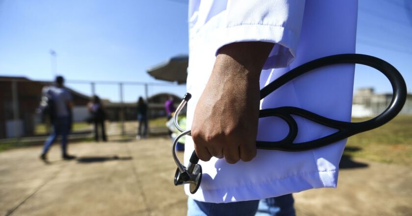 Programa Médicos pelo Brasil encerra inscrições neste domingo