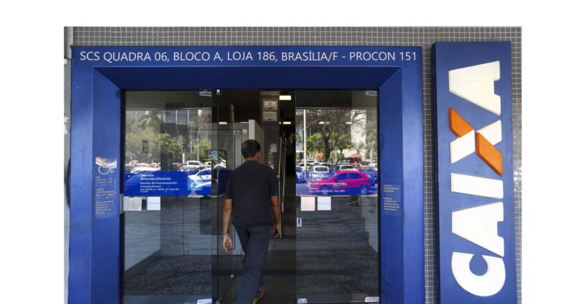 Caixa libera abono salarial para trabalhadores nascidos em outubro