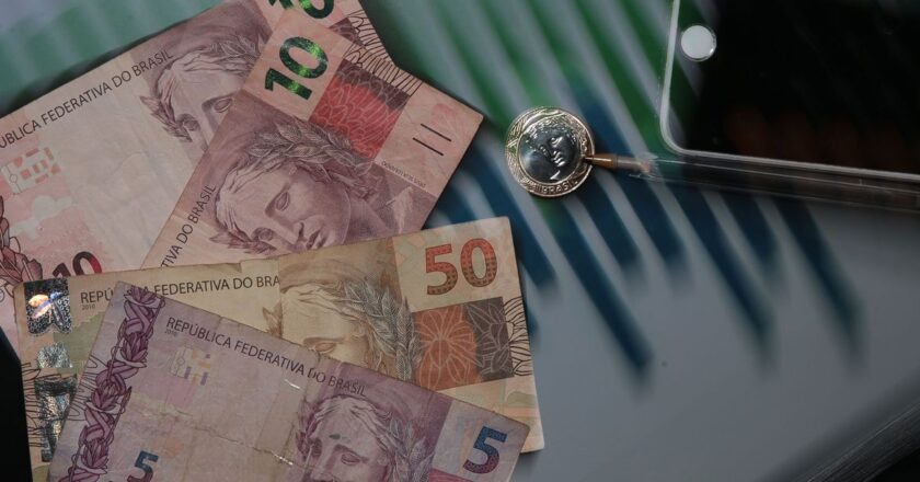 Inflação oficial sobe para 1,01% em fevereiro, diz IBGE