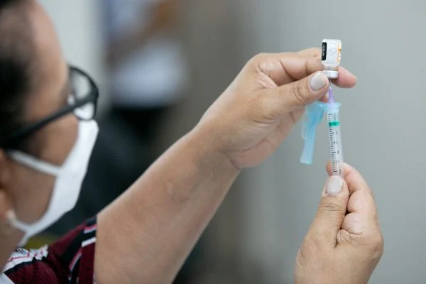 Campanha contra gripe e sarampo: saiba como se vacinar gratuitamente