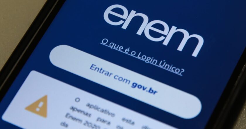 Termina hoje prazo para pedido de isenção de taxa do Enem