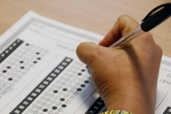 País tem 15 mil vagas em 127 concursos, com salários de até R$ 30 mil