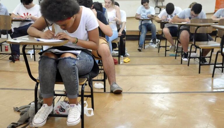 Governo edita MP que concede abatimento de até 92% em dívidas do Fies