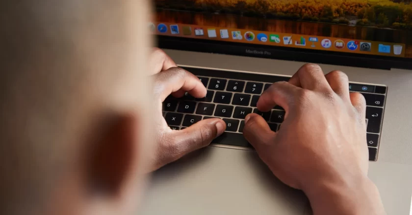 Organização diz que perseguição religiosa aumenta com uso de tecnologia