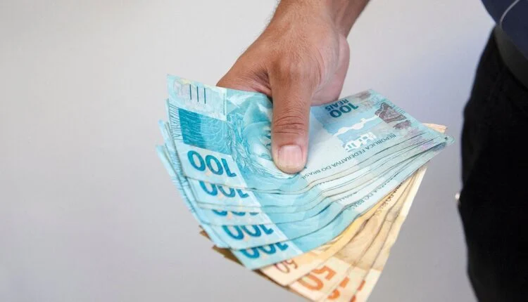 Saiba se o saque extraordinário pode comprometer a multa por demissão
