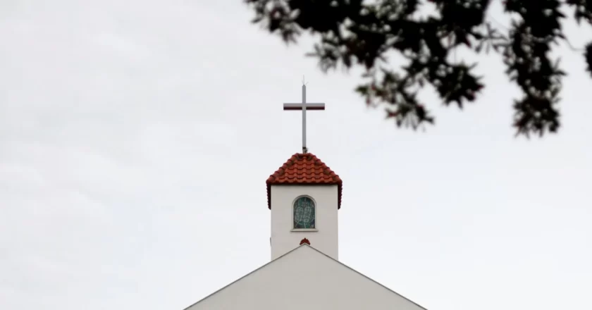Diferença entre os sem religião e os desigrejados