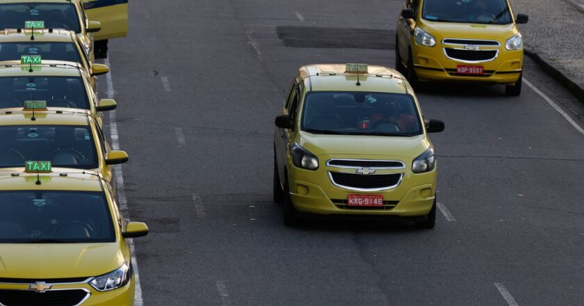 Prefeituras farão cadastro para o auxílio taxista