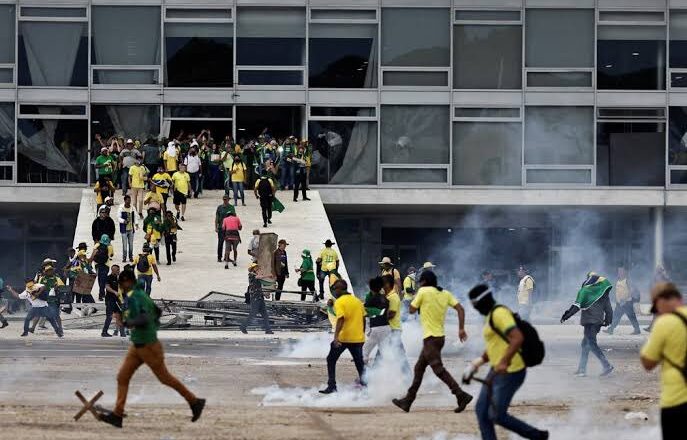 Pastores e líderes evangélicos que apoiaram Bolsonaro condenam vandalismo em Brasília; Malafaia diverge
