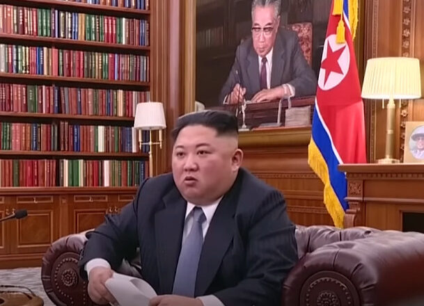 Coreia do Norte: bebê de 2 anos é condenado à prisão perpétua por pais serem pegos com Bíblia