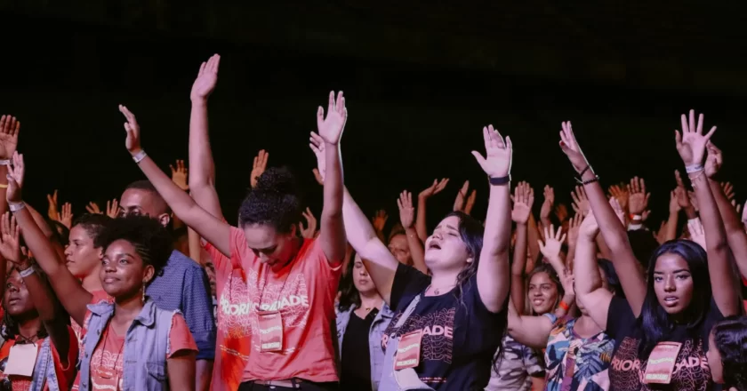 Pesquisa aponta que 74% dos adolescentes brasileiros acreditam em Jesus