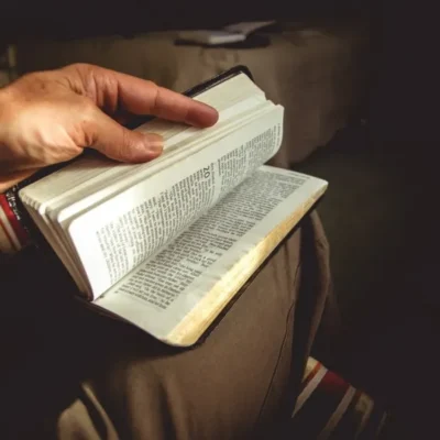 Tribunal aponta como “inconstitucional” leitura da Bíblia na Câmara Municipal de Araucária