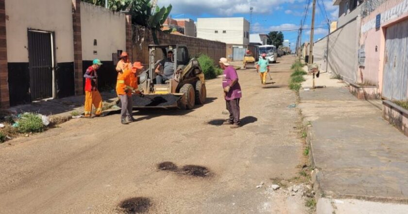 Prefeitura de Águas Lindas segue com aplicação de massa asfáltica no Jd. Pérola e Cidade Jardim