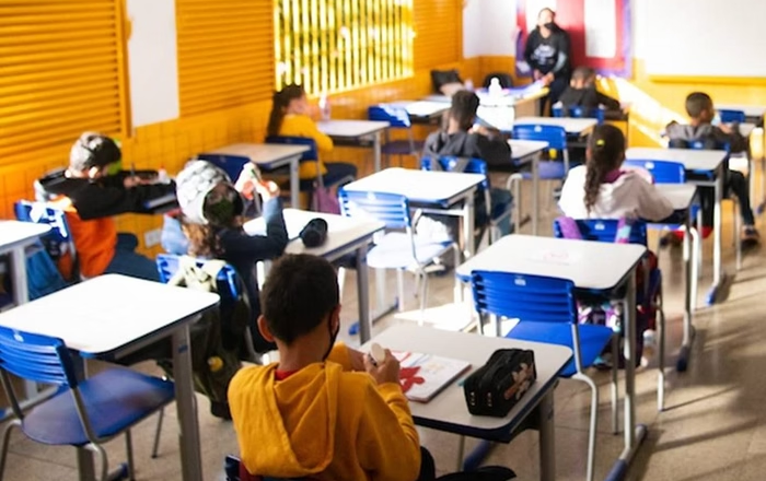 Justiça do DF decide: greve dos professores é ilegal e gera multa milionária