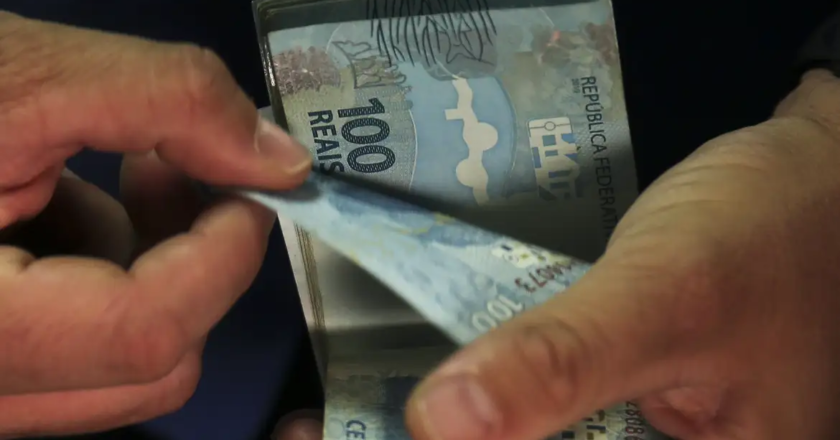 Crédito do Trabalhador: instituições financeiras podem oferecer troca de dívidas com juros menores