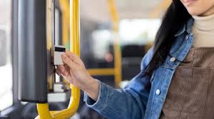 Colaborador recebe Vale-Transporte, mas vai de carro próprio: isso é permitido?