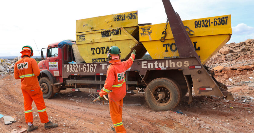 Caçambas de entulho: Veja como usar corretamente e evitar multas no DF