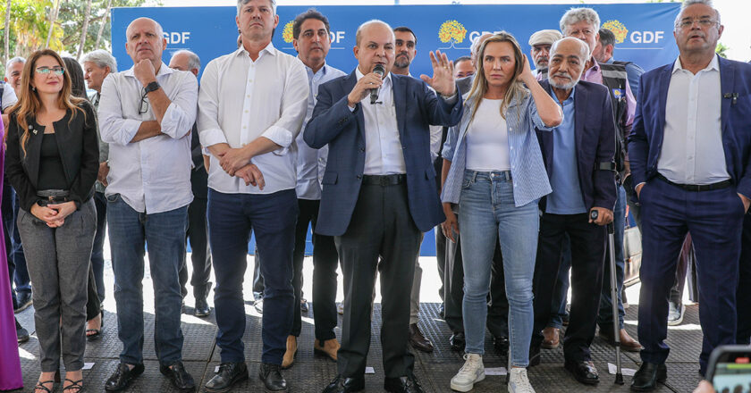 Praça do Relógio é devolvida à população após passar por reforma de R$ 6 milhões