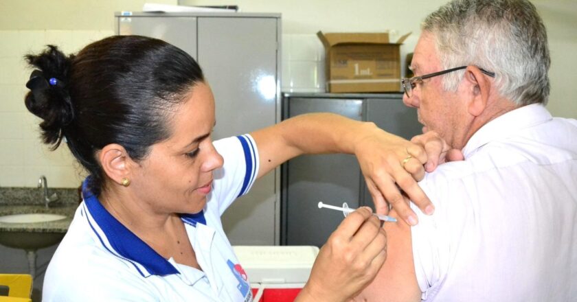 Gripe: Regional de Montes Claros repassa a 7ª remessa de vacinas e orienta municípios sobre as prioridades de imunização