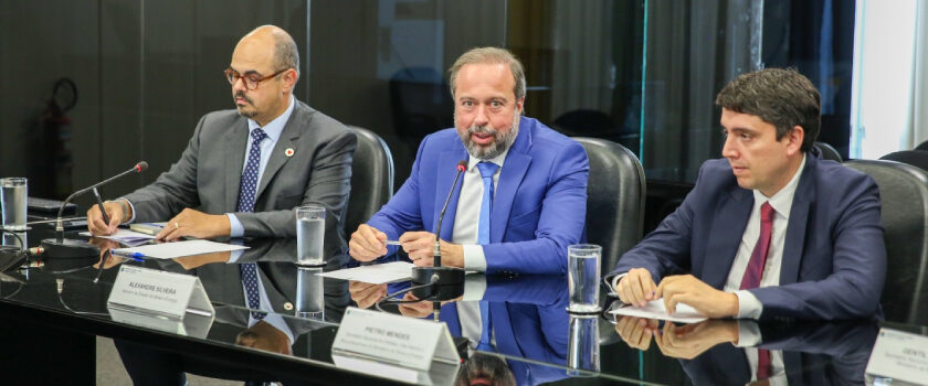 Em Brasília, Governo de Minas discute implantação de gasoduto no Sul do estado
