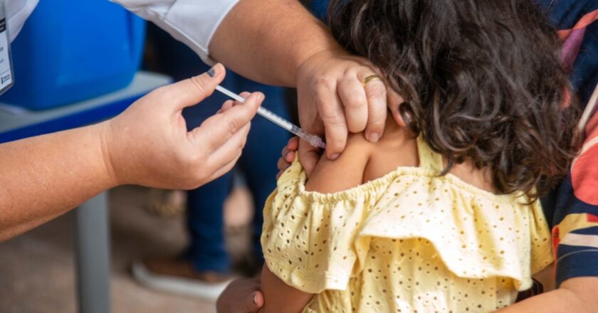 Vacinas contra influenza e covid salvam vidas e evitam agravamento de casos em Minas Gerais