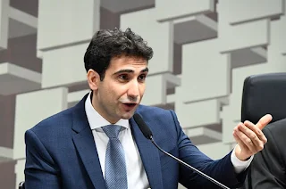 Política de juros de Galípolo desagrada o PT, mas partido evita acusá-lo de sabotagem