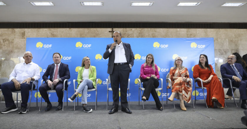 GDF vai construir usina fotovoltaica para atender 400 escolas públicas no DF com energia limpa