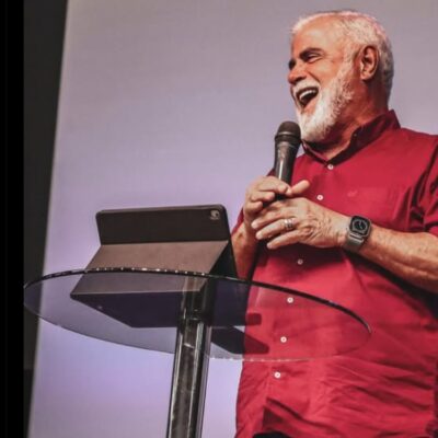 Pastor Luciano Estevam se afasta do ministério para tratar a saúde mental