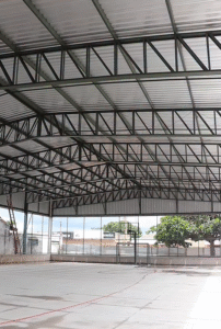 Prefeitura revitaliza quadra ao lado da Feira do Céu Azul em Valparaíso de Goiás