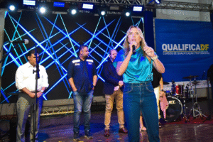 Qualifica DF capacita 2 mil alunos e já soma mais de 66 mil certificados desde 2022