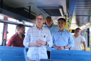 Prefeitura de Águas Lindas investe em transporte escolar com novo ônibus adaptado