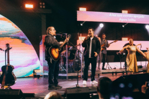 Asaph Borba revisita clássico “Jesus Em Tua Presença” em feat com Brunão Morada