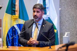 Roosevelt Vilela se destaca na defesa do BRB durante votação que marcou embate político na CLDF