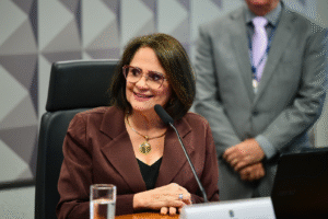 Dia da Mulher: Damares Alves e a defesa das mulheres e das famílias no Senado Federal