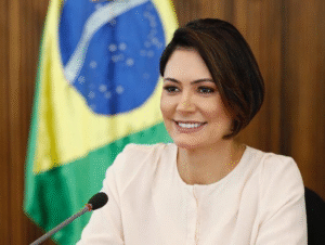 Dia da Mulher: Michelle Bolsonaro e a mulher que mobiliza multidões na política brasileira