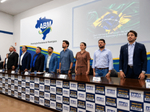 Rafael Lustosa destaca compromisso de Daniel Vilela com o Entorno durante posse da AMAB