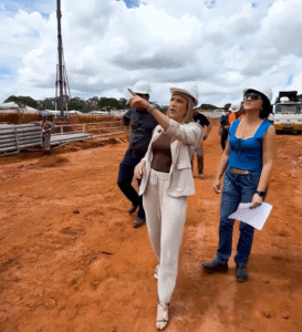 “Hospital de portas abertas para salvar vidas”: Celina Leão vistoria obra que vai transformar o Recanto das Emas