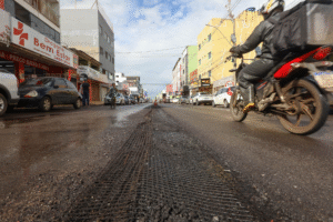 GDF investe em recapeamento e melhora tráfego na Avenida Del Lago, no Itapoã