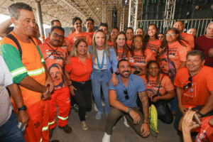 GDF homenageia garis e reforça combate ao descarte irregular no DF