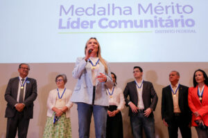 Celina Leão homenageia 300 líderes comunitários durante cerimônia na CLDF