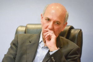 “ON” nas redes, “OFF” na Justiça Eleitoral: inelegível, Arruda volta às críticas mesmo sem ter concluído vários de seus mandatos