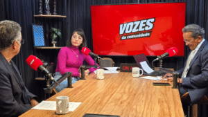 Sandra Holanda detalha auditoria no transporte público e defende expansão do metrô durante entrevista ao Vozes da Comunidade