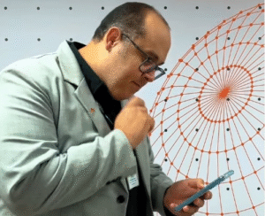 Tecnologia para todos: Senac-DF oferece oficina gratuita para quem quer dominar o uso do celular