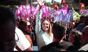 Celina Leão reúne multidão em Santa Maria e confirma a força política indicada pelas pesquisas