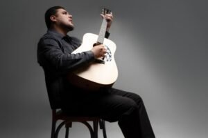 “Cristo é a Glória de Deus”: Caio Torres apresenta canção de fé e contemplação