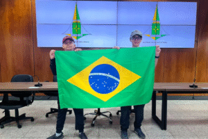 Jovens de Brasília que vão apresentar pesquisas em Harvard e MIT inspiram iniciativa para alunos com altas habilidades