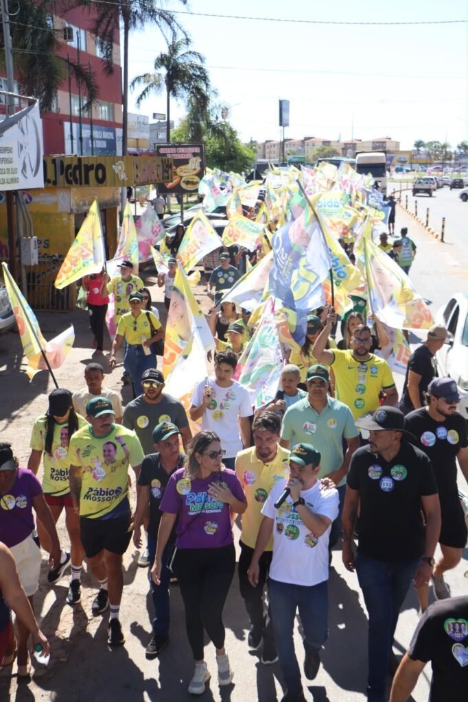 Pábio Mossoró reúne cerca de 4 mil pessoas em caminhada no Valparaizo II