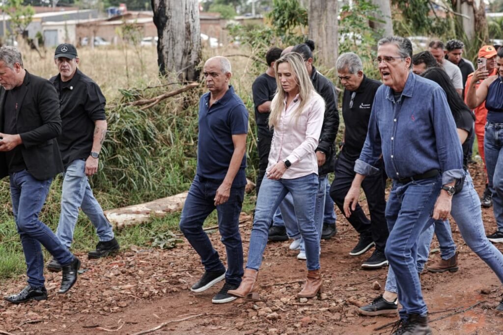 Celina anuncia força-tarefa após temporal deixar desabrigados e causar estragos em Planaltina