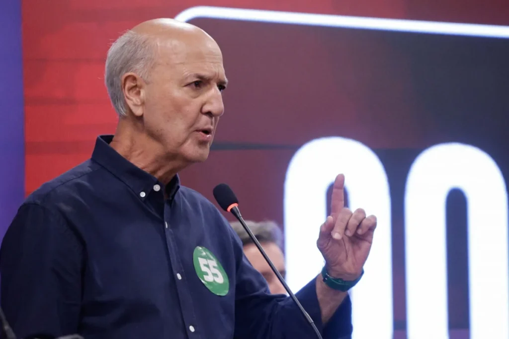 Arruda fala em corrupção, mas não explica como devolveria R$ 645 milhões questionados em debate