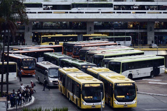 Após mediação do GDF, rodoviários fecham acordo e greve desta segunda é suspensa